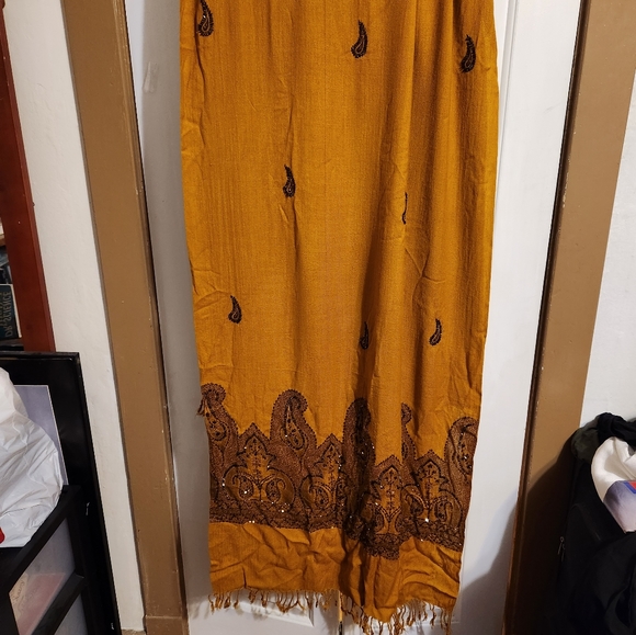 Beautiful Indian Pashmina Paisley Scarf. - Picture 1 of 3